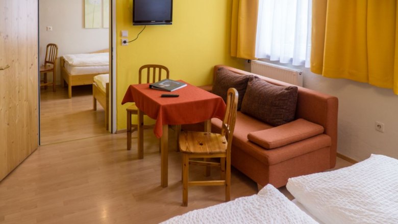 Family room parents, &copy; Franz Inghofer