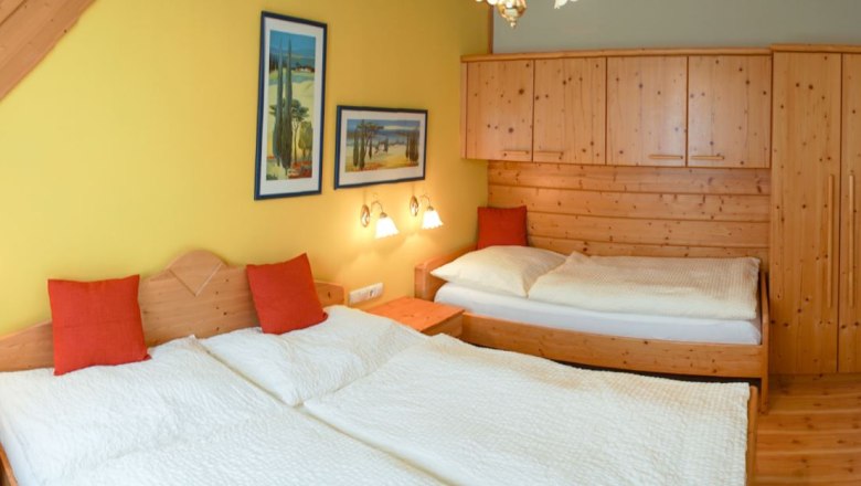 Apartment-bedroom_1, &copy; Franz Inghofer