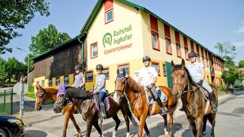Inghofer riding stable, &copy; Franz Inghofer